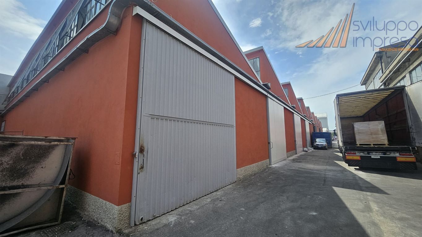 CAPANNONE IN AFFITTO A BRUGHERIO