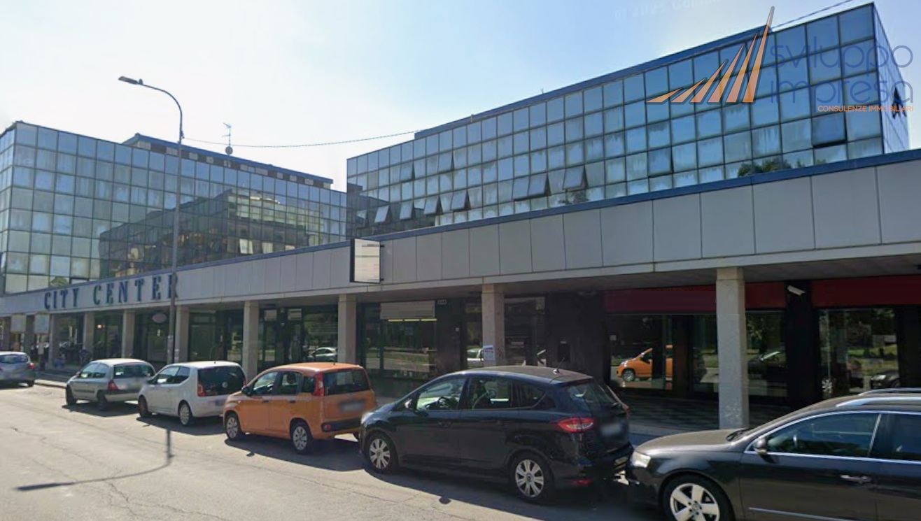 NEGOZIO IN AFFITTO IN CONTESTO COMMERCIALE A BRESSO