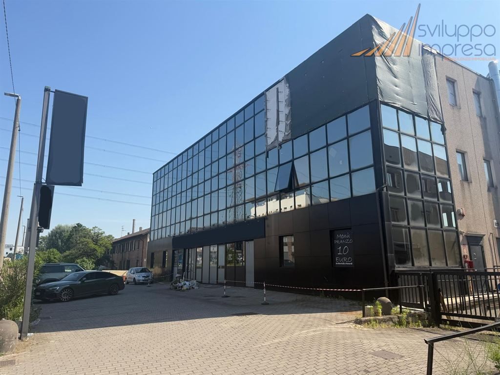 NEGOZIO IN AFFITTO A PADERNO DUGNANO