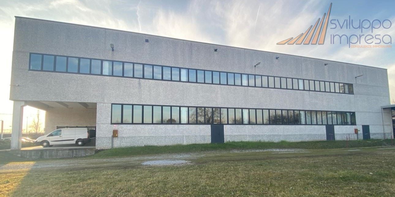 IMMOBILE DI RAPPRESENTANZA IN VENDITA A DESIO
