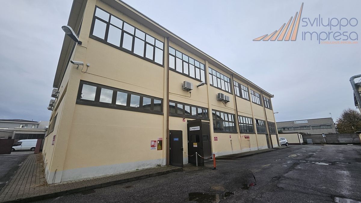 CAPANNONE IN VENDITA A SEGRATE