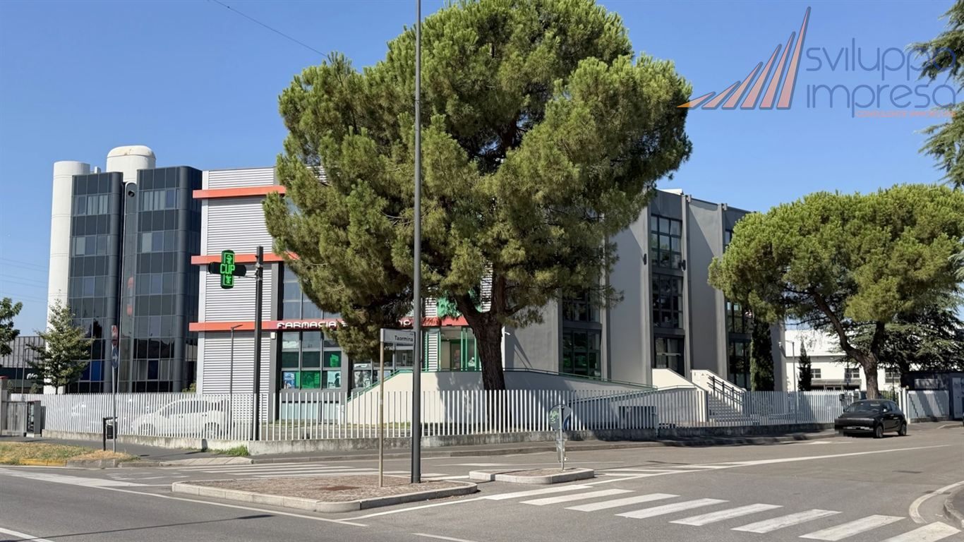PALAZZINA COMMERCIALE IN VENDITA A REDDITO A COLOGNO MONZESE