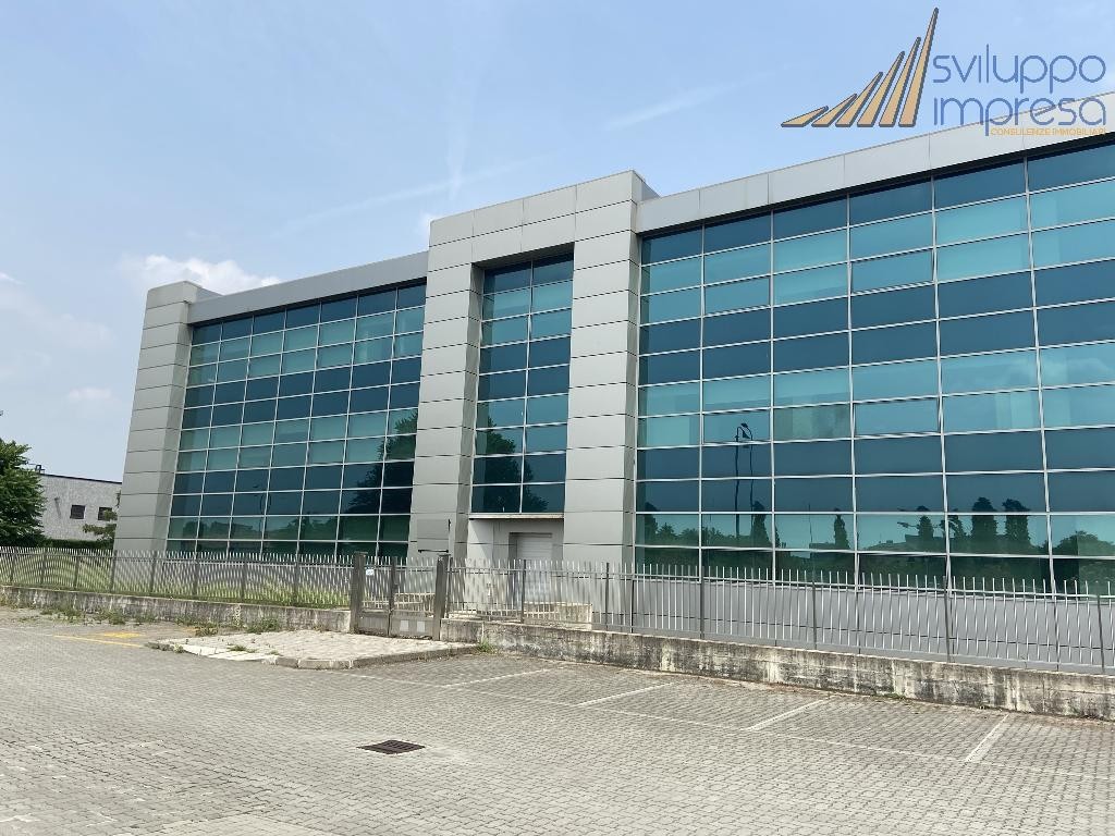 PALAZZINA DI RAPPRESENTANZA CIELO TERRA IN VENDITA A SEGRATE