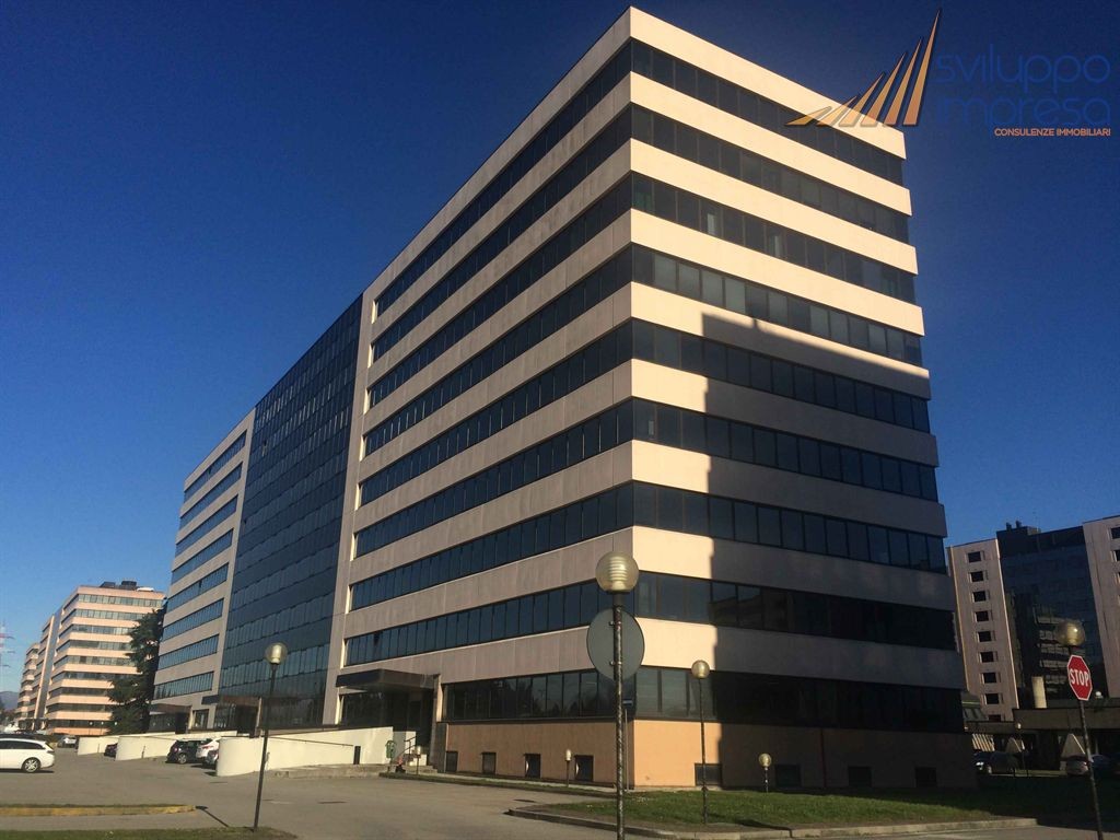 UFFICIO IN AFFITTO AL CENTRO COLLEONI DI AGRATE BRIANZA