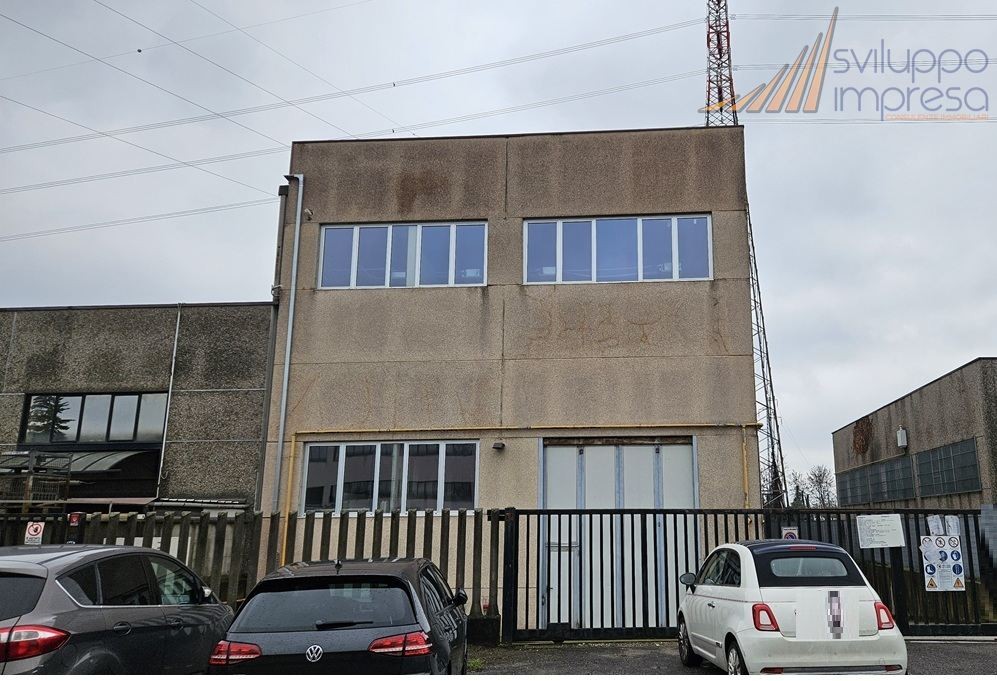 CAPANNONE INDIPENDENTE IN VENDITA A BRUGHERIO