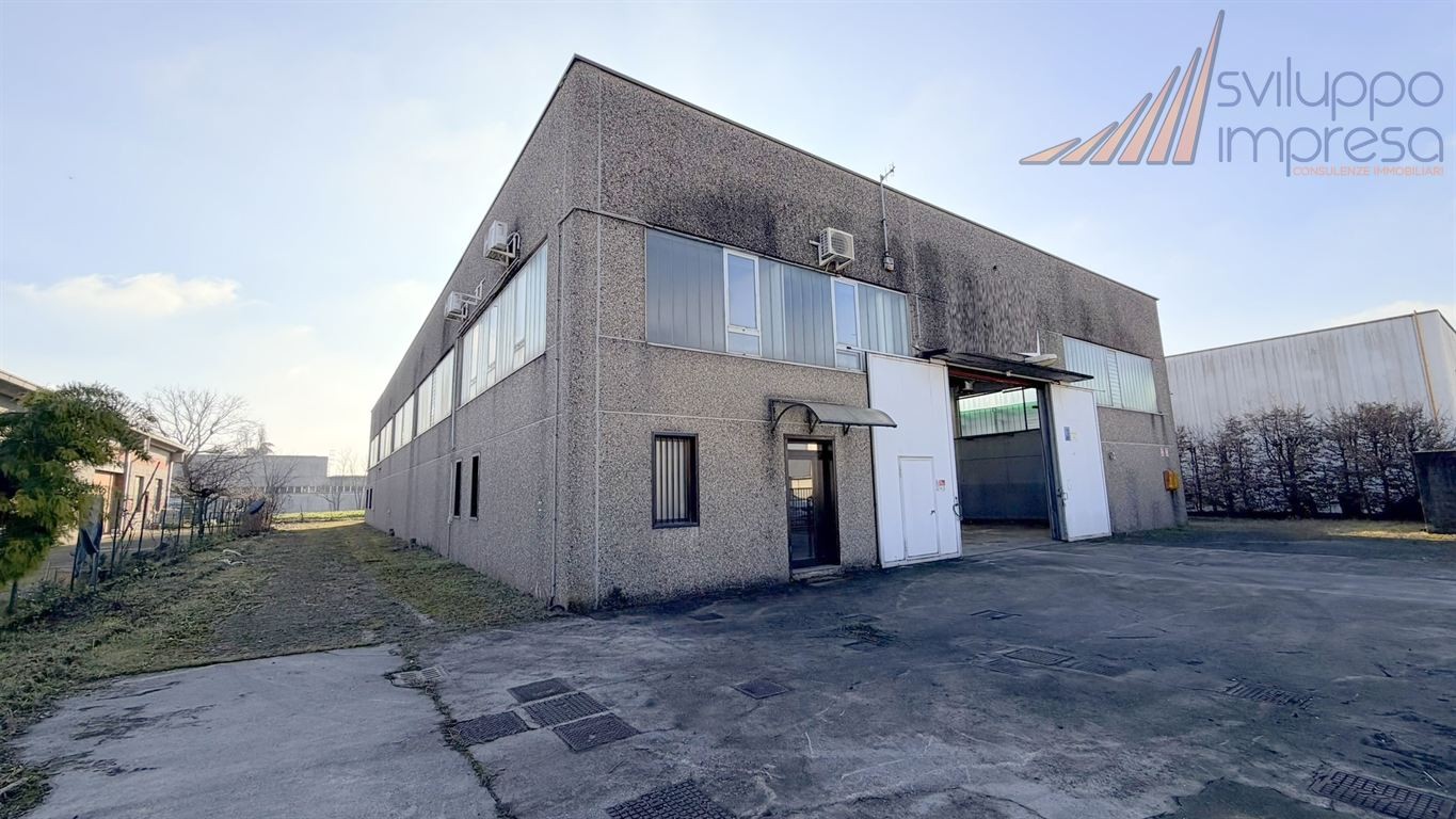 CAPANNONE CON UFFICI IN AFFITTO A BELLUSCO