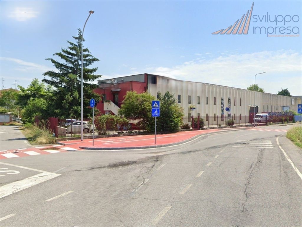 CAPANNONE COMMERCIALE IN VENDITA A PIOLTELLO