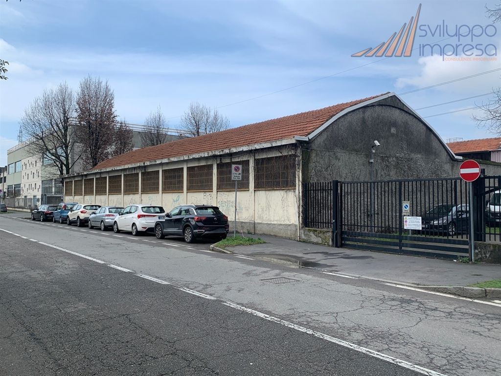 CAPANNONE ARTIGIANALE IN AFFITTO A COLOGNO MONZESE