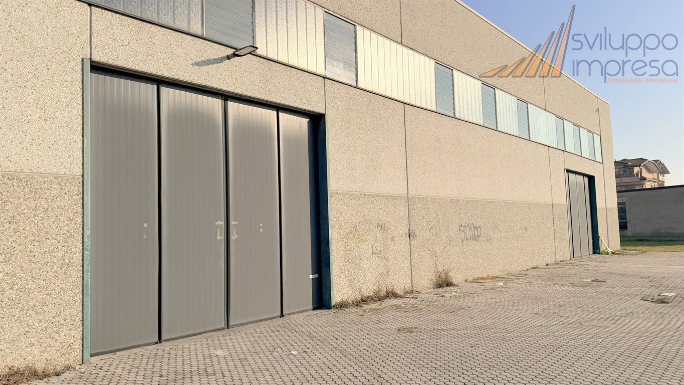 CAPANNONE CON AMPIO CORTILE IN AFFITTO A LIMBIATE