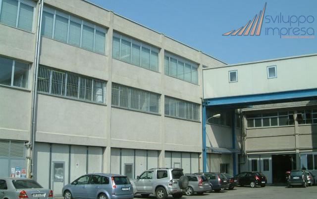 LABORATORIO USO UFFICIO IN VENDITA O AFFITTO A CINISELLO BALSAMO