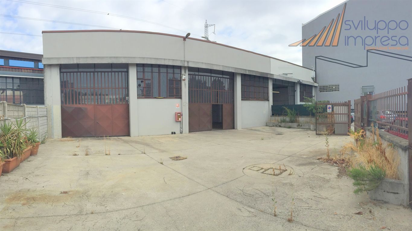 CAPANNONE IN AFFITTO A COLOGNO MONZESE