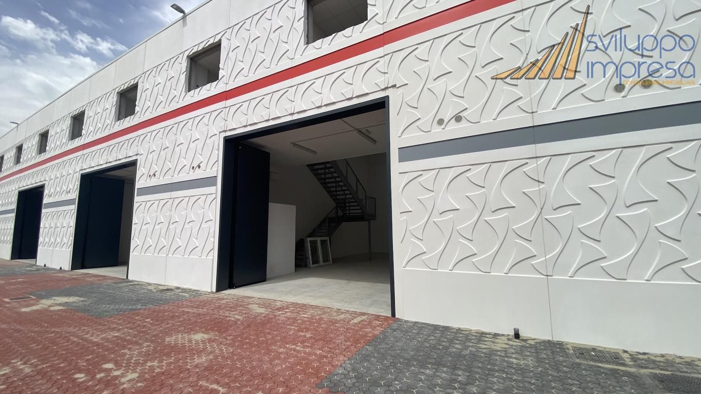 CAPANNONE DI RECENTE COSTRUZIONE IN AFFITTO A CONCOREZZO