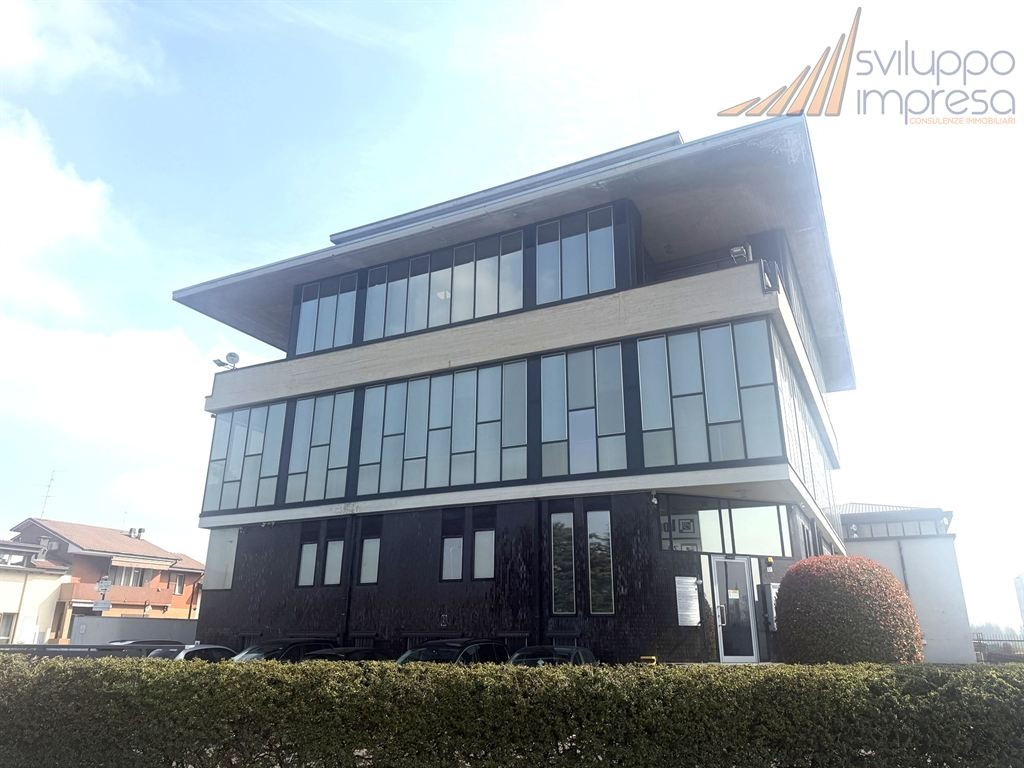 UFFICIO IN AFFITTO A CARATE BRIANZA