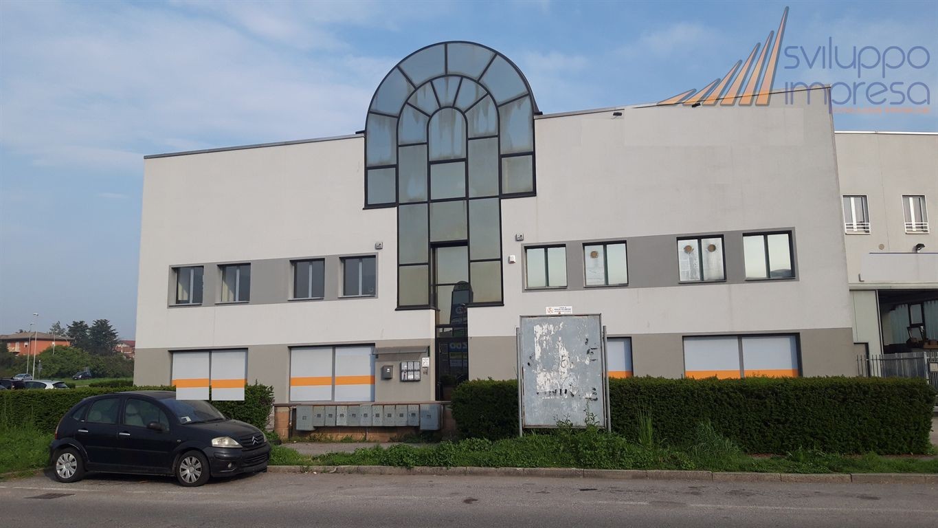 UFFICIO IN VENDITA  A PESSANO CON BORNAGO (MI)